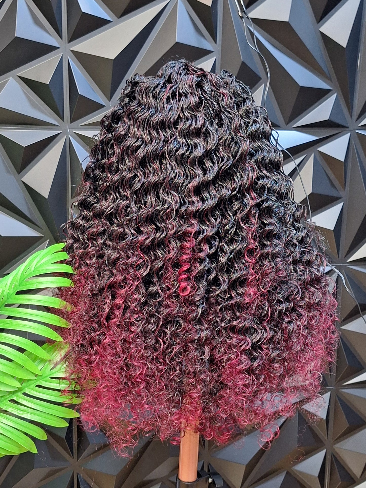 Queen Twist Curly Wig – Burgundy